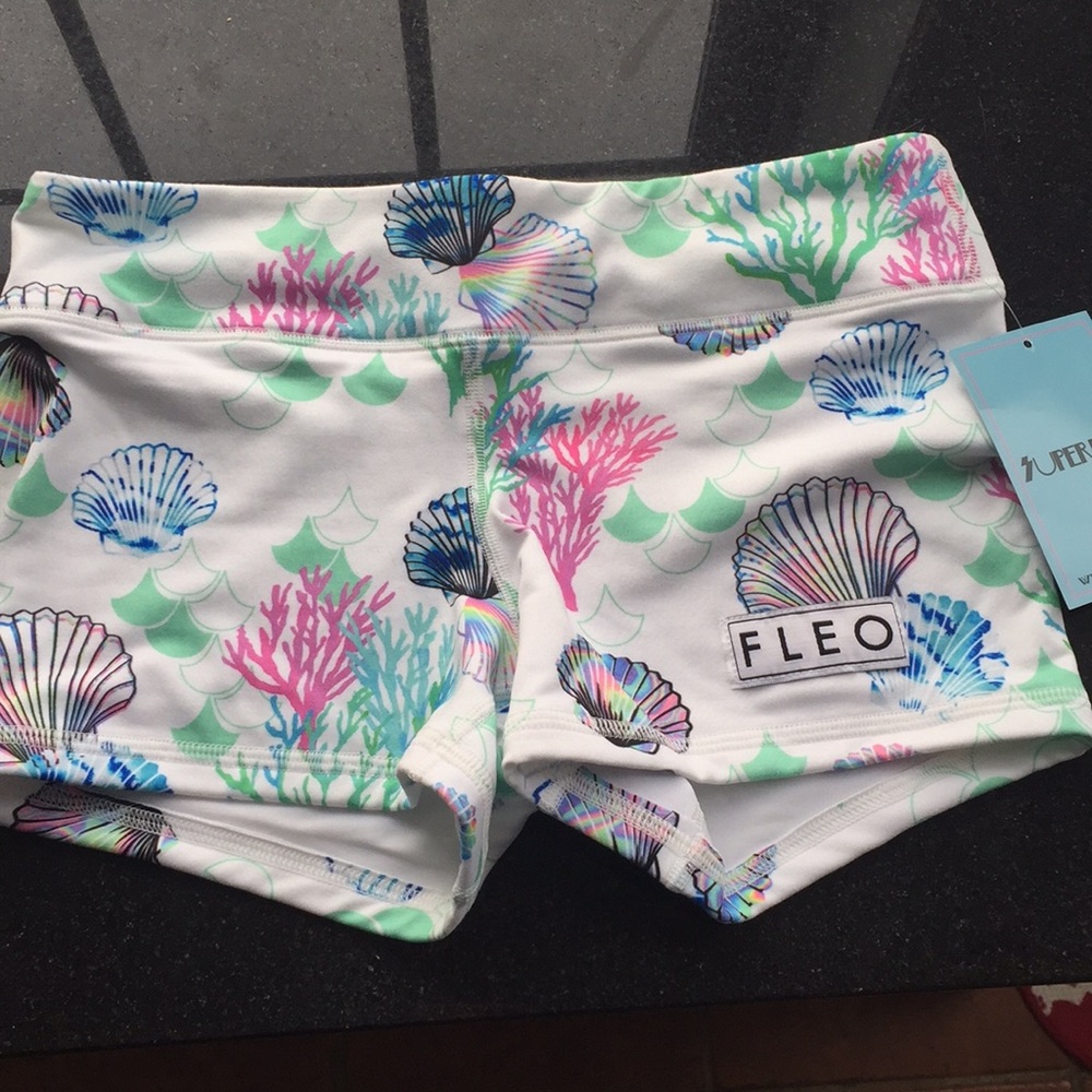 Fleo Shorts